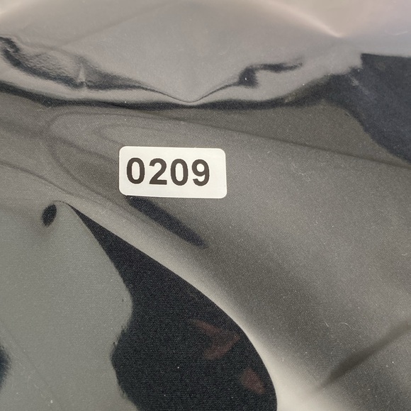 Columbia Women’s Shorts Size Medium - Picture 9 of 9